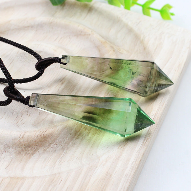 Pendulum kalung kristal asli, loket, fluorit hijau, batu kasar, loket, polihedron, aksesori untuk lelaki dan wanita, hadiah