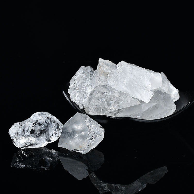 Natural white crystal crushed stone, high-quality white crystal raw stone 