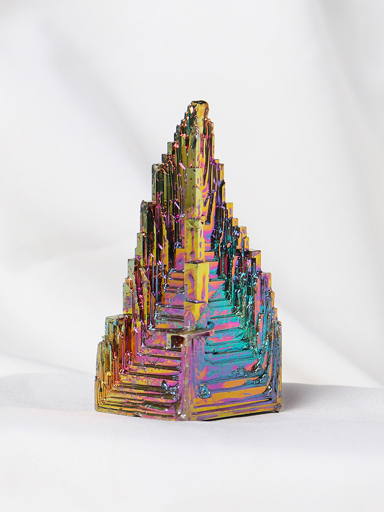 Natural bismuth ore raw stone bismuth crystal mineral chemical element colorful ore decorative metal ore standard strange stone decoration