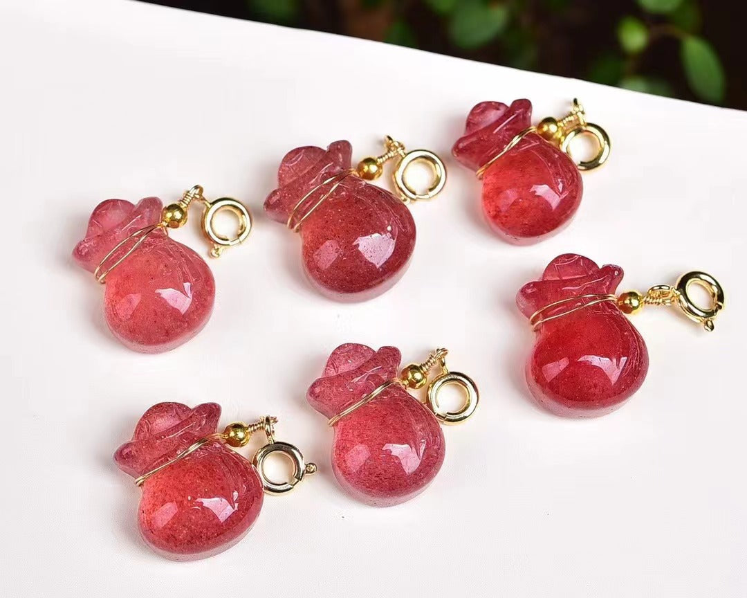 Natural strawberry crystals, lucky bags, money bags, pendants, carvings, diy accessories